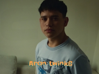 Aron_twink6