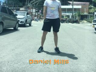 Daniel_Mills