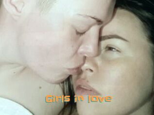 Girls_in_love