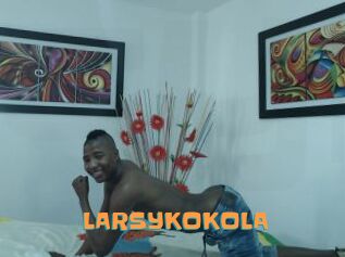 LARSYKOKOLA