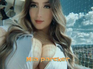 Mia_parcker
