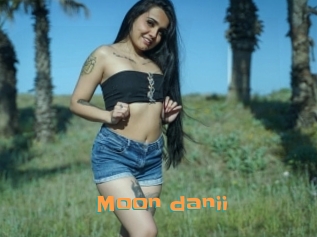 Moon_danii