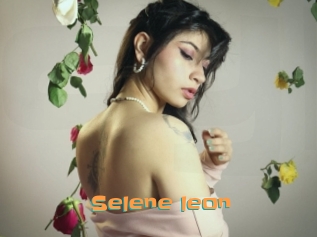 Selene_leon