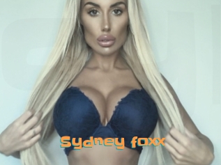 Sydney_foxx