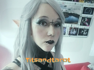 Titsandtarot